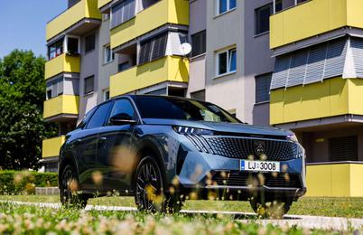 Peugeot kakovost svojih osebnih vozil potrjuje s standardnim sedemletnim jamstvom za vsa vozila v Sloveniji