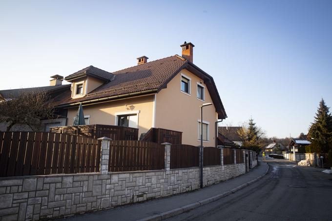 Ruska vohuna sta živela na Primožičevi ulici 35 v Črnučah.  | Foto: Bojan Puhek