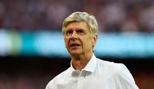 Wenger ostaja na čelu Arsenala vsaj do leta 2017