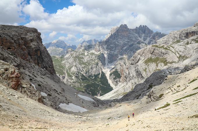 Pogled nazaj z najvišje točke poti sedla Pian di Cengia | Foto: Matej Podgoršek