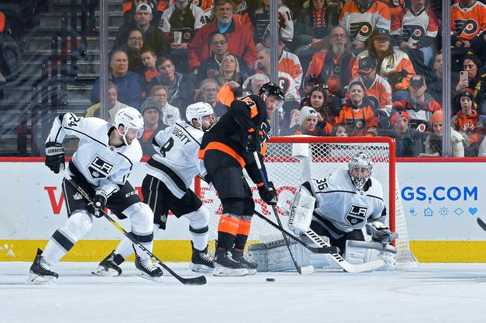 Los Angeles Kings Philadelphia Flyers | Kralji so priznali premoč Philadelphii in padli na predzadnje mesto lige. | Foto Getty Images