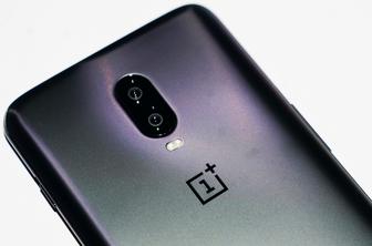 Izjemna kupčija za supertelefon, ki bo na voljo tudi Slovencem