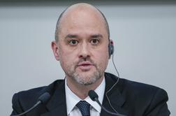 Zaskrbljeni direktor: zapirajo sedem tovarn, odpuščajo 20 tisoč ljudi