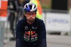 Glivar na deževni etapi četrti, Roglič izgubil 23 minut in pol