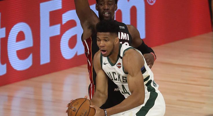Giannis Antetokounmpo na pragu trojnega dvojčka, a daleč od zmage | Foto: Getty Images
