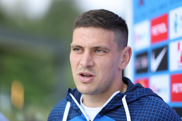 "To, kar se mi je zgodilo z reprezentanco, čutim kot nagrado za vse dozdajšnje delo, trud, odrekanje. Za vsa leta, ko marsikdaj ni bilo lepo. Lahko rečem, da se je splačalo vztrajati, dati skozi vse trpljenje. Skupaj smo prišli do cilja," sporoča Erik Janža. | Foto: www.alesfevzer.com