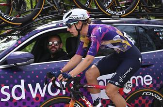 Bizarna situacija na ženski Vuelti #video