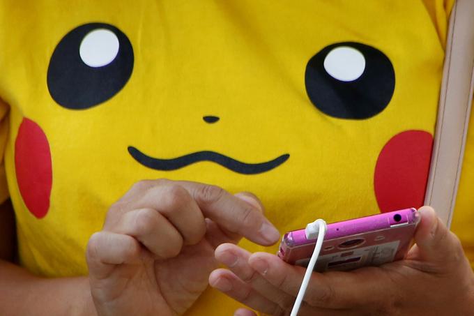 Čeprav se Pokemon Go v zadnjem mesecu malce prebuja – razvijalec je dodal nove pokemone in nekaj dodatnih funkcij, ki olajšajo napredovanje v igri –, je skupnost igralcev še vedno več kot 90 odstotkov manjša kot na vrhuncu julija in avgusta.  | Foto: Reuters