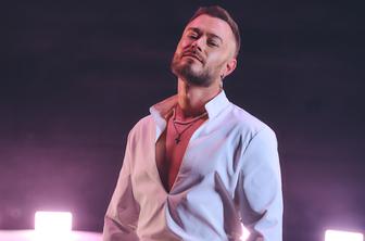 Simon Rosc se sprašuje: Je danes vse le še igra vlog?