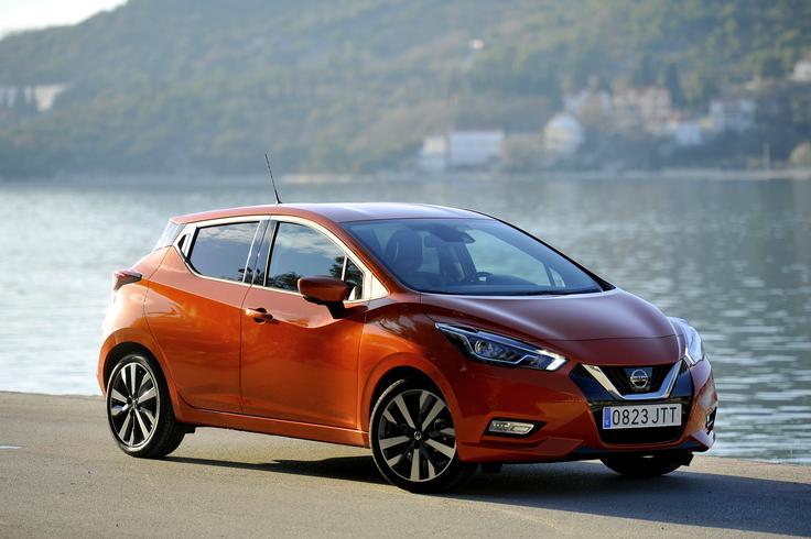 Micra ima res dolg seznam dodatne opreme, zato tudi izhodiščne različice posameznih paketov opreme v razponu za šest tisoč evrov. | Foto: Jure Gregorčič