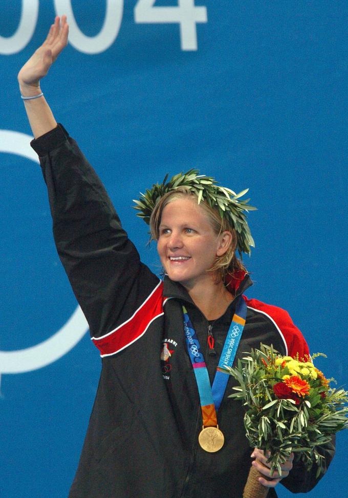 Bo na čelo MOK prvič sedla ženska? Med kandidati je tudi Kirsty Coventry, plavalka iz Zimbabveja, športnica z največ olimpijskimi medaljami iz Afrike, nekaj časa tudi svetovna rekorderka. Bila je tudi zmagovalka na dvesto metrov hrbtno na OI v Atenah leta 2004 (na fotografiji). | Foto: Guliverimage