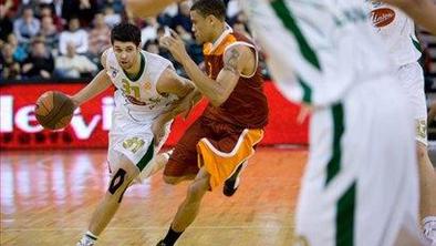 Olympiacos na kolenih v Beogradu, derbi Barceloni
