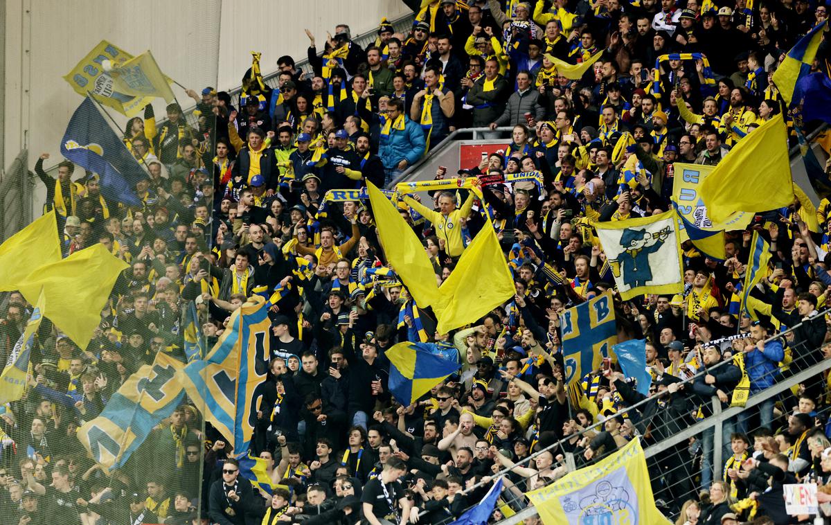 Union St Gilloise | Navijači Uniona proslavljajo, saj bodo njihovi ljubljenci prihodnjo sezono nastopali v ligaškem delu lige prvakov. | Foto Reuters