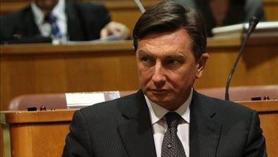 Radićeva grozi z odstopom 