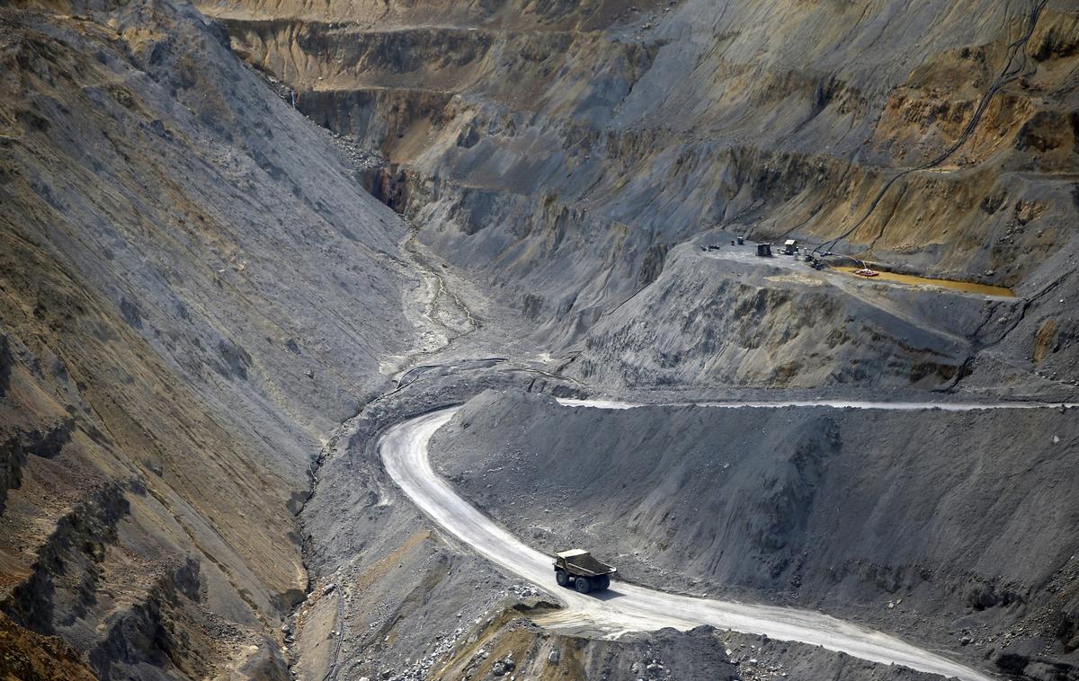 Rudnik zlata v bližini srbskega mesta Bor | Rudnik bakra in zlata v bližini Bora je leta 2018 kupila družba Zijin Mining Groupin in ga po trditvah srbskih oblasti rešila pred zaprtjem. | Foto Reuters Connect