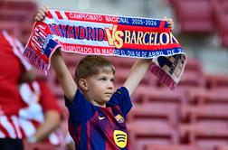 Oblakovi gostijo Barcelono, Škofjeločan med gledalci, spodrsljaj Reala