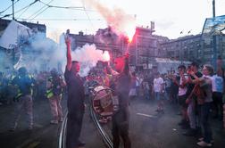V Beogradu po mirnem študentskem protestu spopadi s policijo #foto