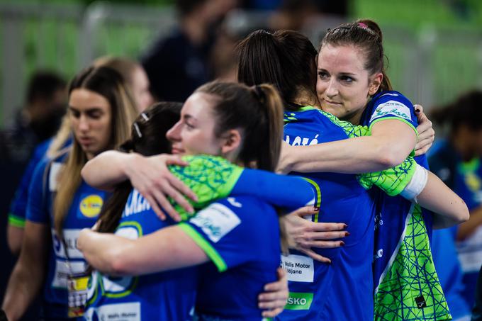 Slovenska ženska rokometna reprezentanca je na domačem evropskem prvenstvu osvojila osmo mesto, kar je najboljša uvrstitev v zgodovini. | Foto: Grega Valančič/Sportida