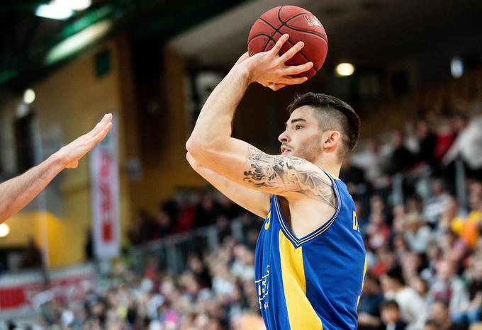 Nik Dragan je za dokazovanje dobil lepo število minut. | Foto: Vid Ponikvar