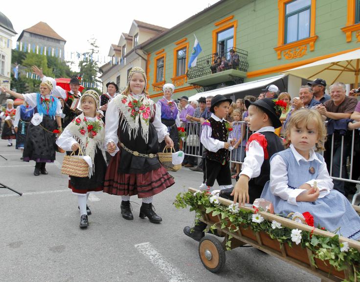 Dnevi narodnih noš Kamnik | Foto: STA