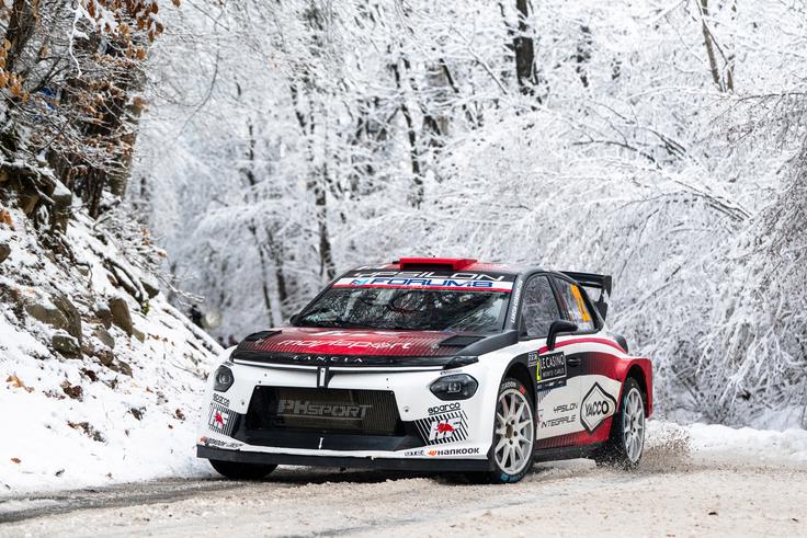 Vrnitev Lancie - pred 40 leti v Monte Carlu zmaga, letos vrnitev s tovarniški moštvom v razredu WRC2. Dirkalnik Lancie ypsilon rally2 sicer izhaja iz Stellantisove tehnične zasnove.  | Foto: Red Bull