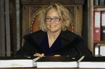 Avstrijska pravosodna ministrica obljublja hitro rešitev v primeru postopka proti Dörflerju