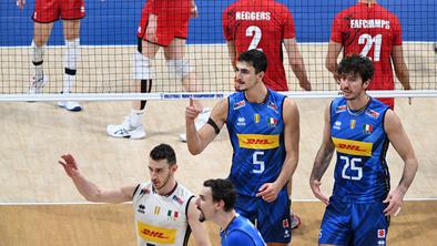 Svetovni in evropski prvaki gladko v polfinale