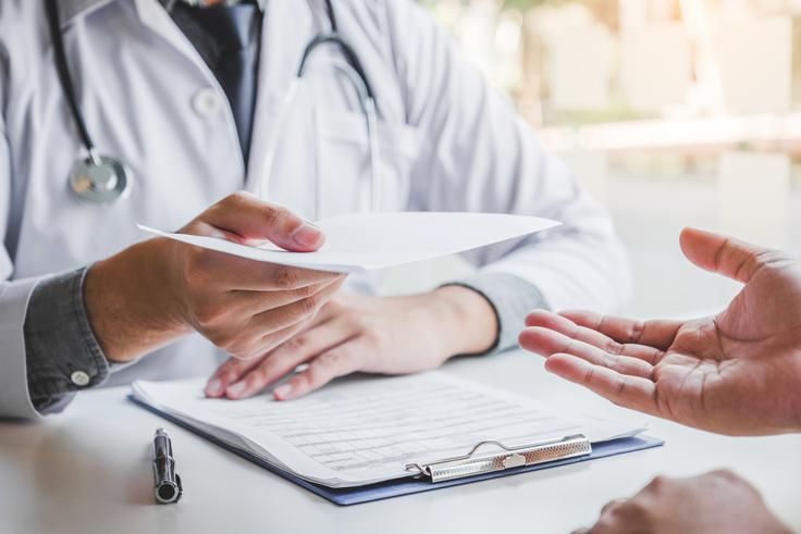 Dosežki medicine so nas razvadili tako, da smo prepričani, da ima vsaka bolezen takojšnje in trajno zdravilo.  | Foto: 