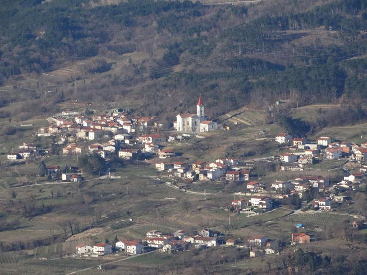 V vasi Budanje si prizadevajo za prehod k čistejšim virom energije. | Foto: Aljoša Rehar/STA