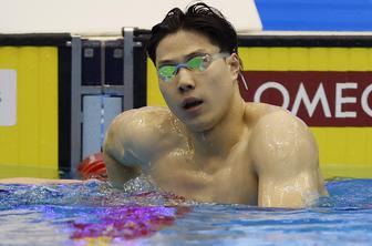 Kitajcem v Fukuoki dve zlati plavalni medalji