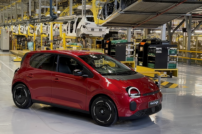 Renault twingo Revoz | Novi Nissanov malček bo tehnično soroden renault twingu, ki ga v Revozu že izdelujejo. | Foto Gregor Pavšič