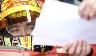 Rossi navdušuje tudi s Ferrarijem