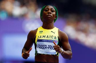 Shelly-Ann Fraser-Pryce brez usmiljenja na šolskem teku #video
