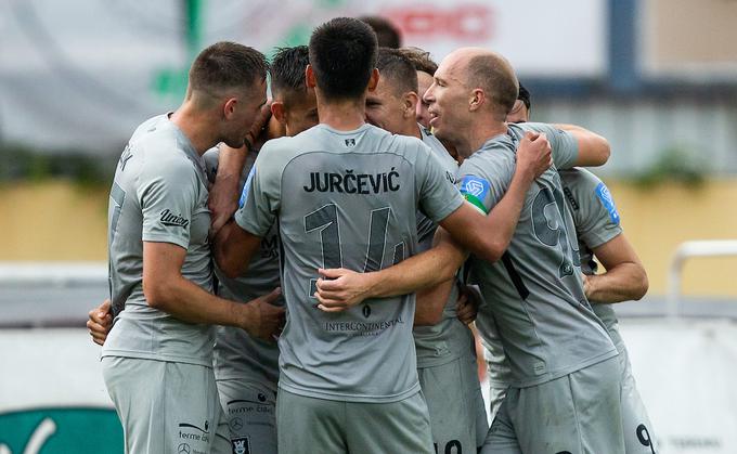 Veliko veselje nogometašev Olimpije, ki so gol za zmago v Domžalah dočakali v 90. minuti. | Foto: Vid Ponikvar