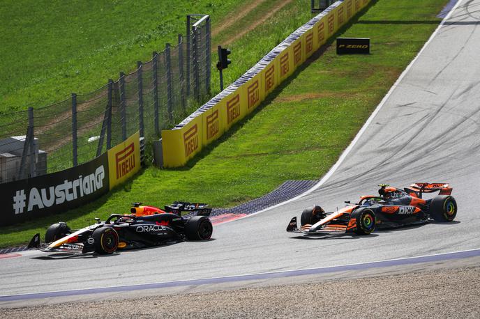 VN Avstrije Max Verstappen Lando Norris Red Bull McLaren | Max Verstappen je sedem krogo pred ciljem VN Avstrije trčil v Landa Norrisa. V dvoboju za zmago! | Foto Guliverimage