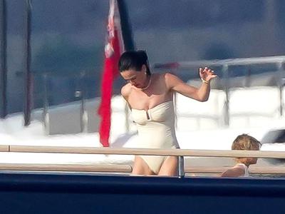 Katy Perry z družino uživa v Sredozemlju #foto