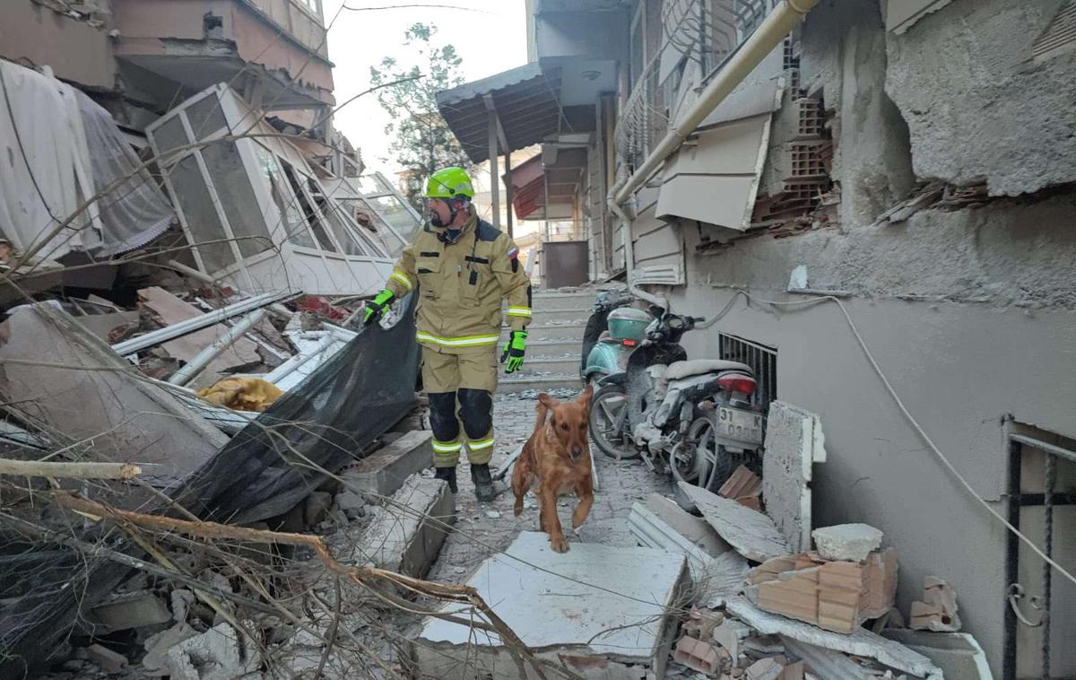 Turčija | Na območju, kjer pomagajo, praktično 100 kilometrov naokrog ni ničesar − nobene infrastrukture, trgovin, vode, elektrike. | Foto STA