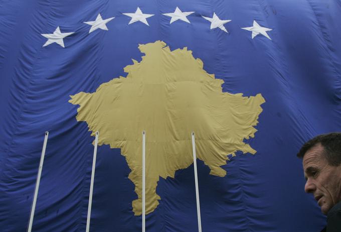 Komisija tokrat ponavlja sporočilo, da je celovit in pravno zavezujoč dogovor o normalizaciji odnosov med Beogradom in Prištino nujen in ključen za napredek Srbije in Kosova na njuni evropski poti. | Foto: Reuters