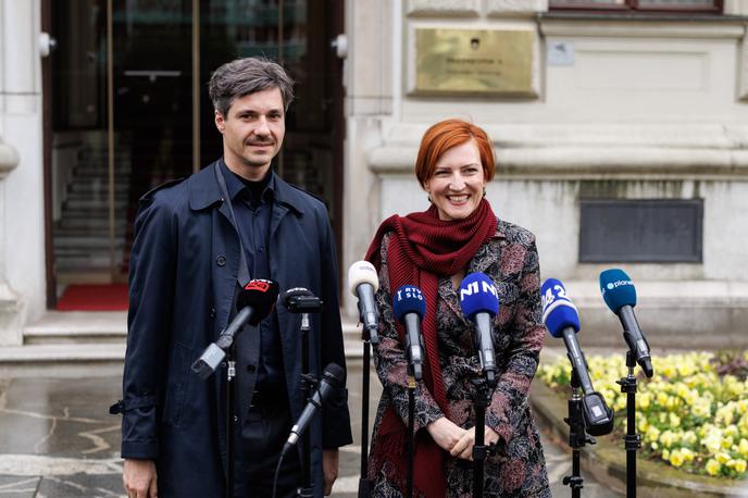 Luka Mesec, Asta Vrečko | Glede razlik v programskih izhodiščih, ki jih zagovarjajo različne politične stranke, je Vrečko spomnila, da so bile v programih strank razlike tudi pred štirimi leti ob sestavljanju aktualne koalicije.  | Foto STA