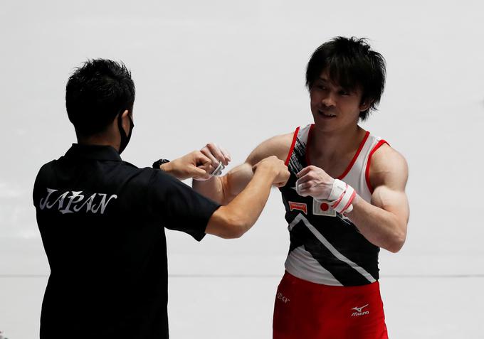 Trikratni olimpijski prvak in svetovni zvezdnik Kohei Uchimura je dobil zeleno luč za nastop, potem ko je bil njegov vzorec na testiranju lažno pozitiven. | Foto: Reuters