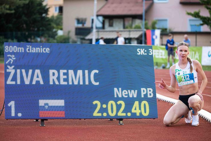 Komaj 15-letna Živca Remic je odtekla nov osebni rekord. | Foto: Jure Banfi