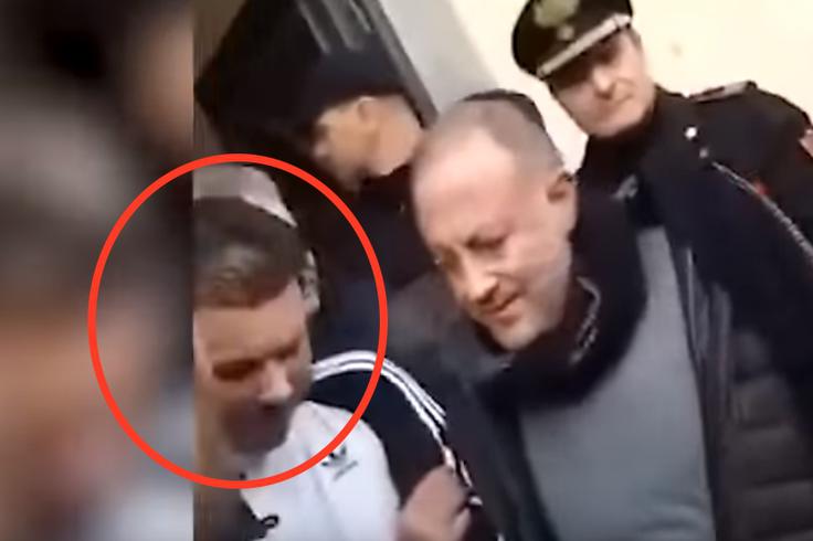 Marco Di Lauro med zapuščanjem svojega stanovanja. | Foto: YouTube / Posnetek zaslona