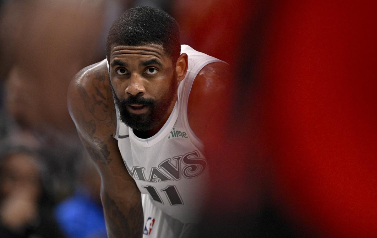 Kyrie Irving | Kyrie Irving okreva po operaciji križnih kolenskih vezi. | Foto Reuters
