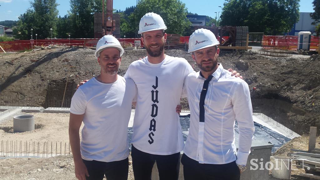 Boštjan Cesar Bojan Jokić Baza