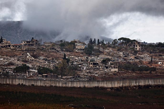 Libanon | V izraelskih napadih na Libanon je bilo od zaostritve konflikta med Izraelom in Hezbolahom oktobra lani ubitih več kot 3.400 ljudi, več kot 14.700 pa ranjenih. | Foto Reuters