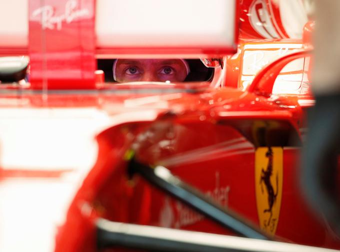 Sebastian Vettel je že v petem krogu zaključil z dirko. | Foto: Reuters