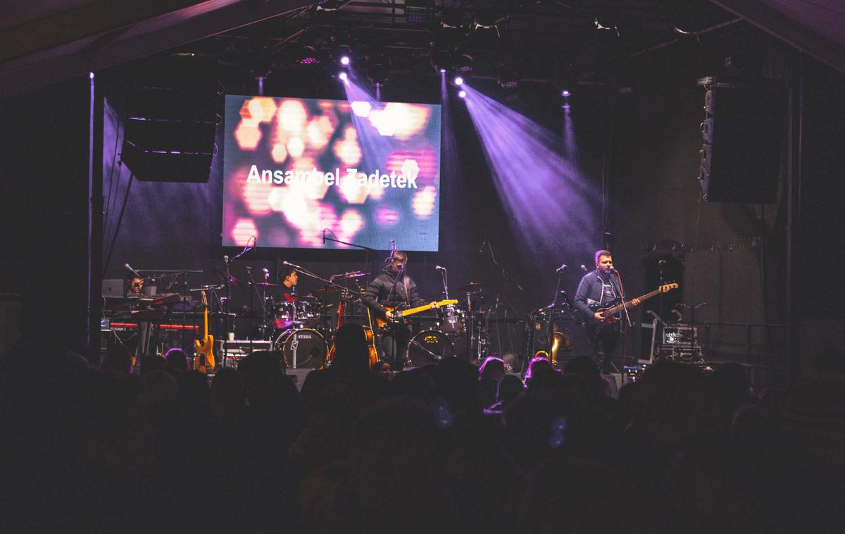 ansambel Zadetek | Člani zasedbe so se zahvalili vsem svojim podpornikom: "Vsi, ki ste se z nami podali na festivale po vseh koncih Slovenije. Vsi, ki ste z nami prepevali dolge noči in ustvarili nepozabne spomine." | Foto Facebook/ansambel Zadetek