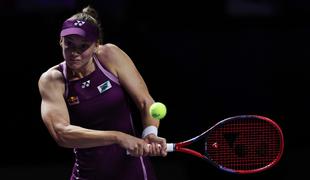 Ribakina prva polfinalistka zaključnega turnirja v Rijadu