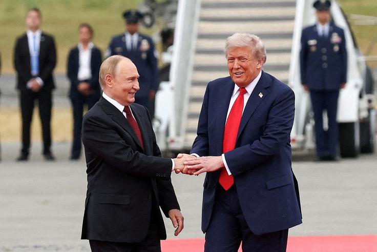 Ruski predsednik Vladimir Putin in ameriški predsednik Donald Trump na pogovorih na Aljaski | Foto: Reuters