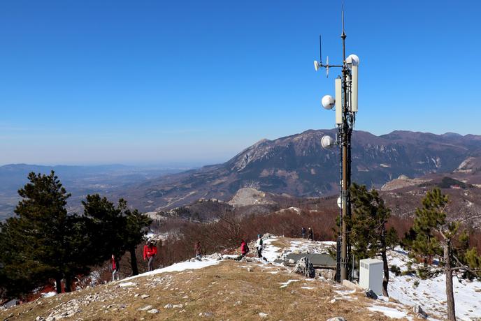 Prava alpska tura na Primorskem, na Otliško okno in Sinji vrh #video